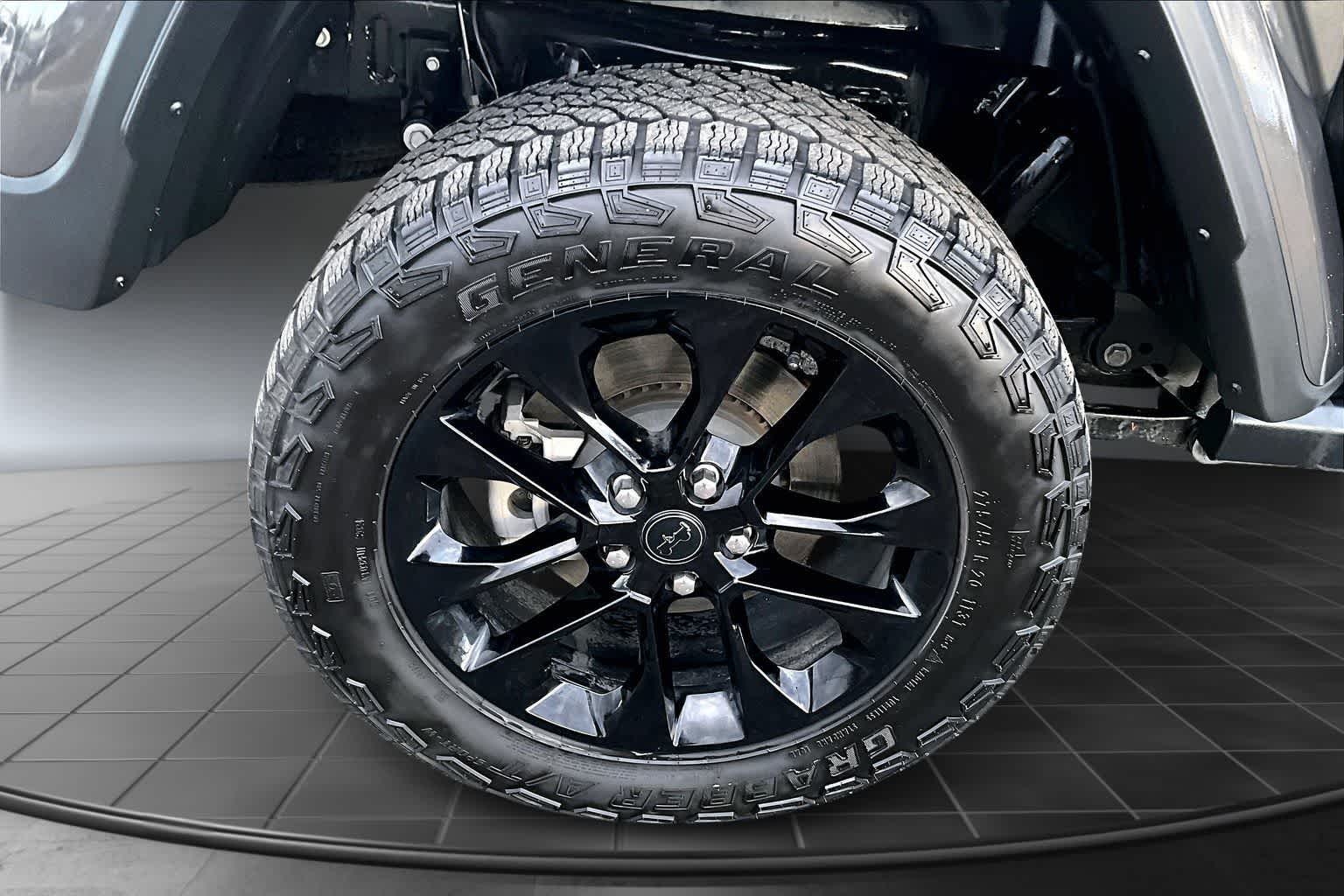 Thumbnail: 2024 Jeep Gladiator - 35