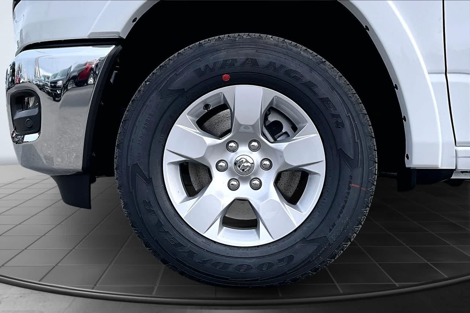 Thumbnail: 2026 RAM 1500 - 8