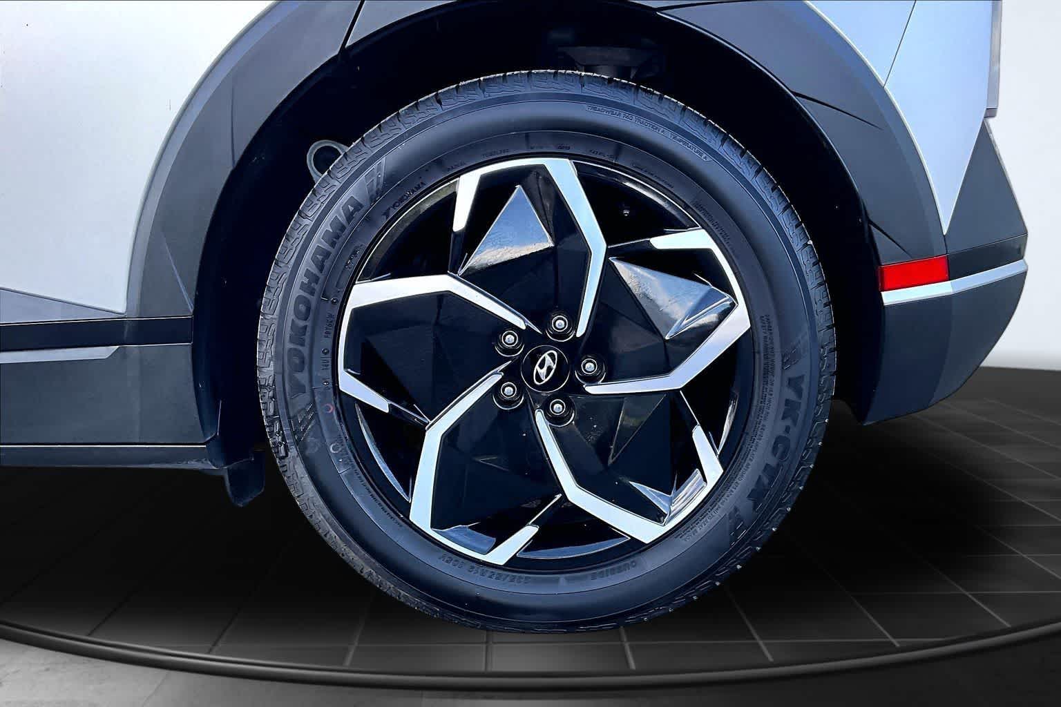 Thumbnail: 2023 Hyundai Ioniq 5 - 34