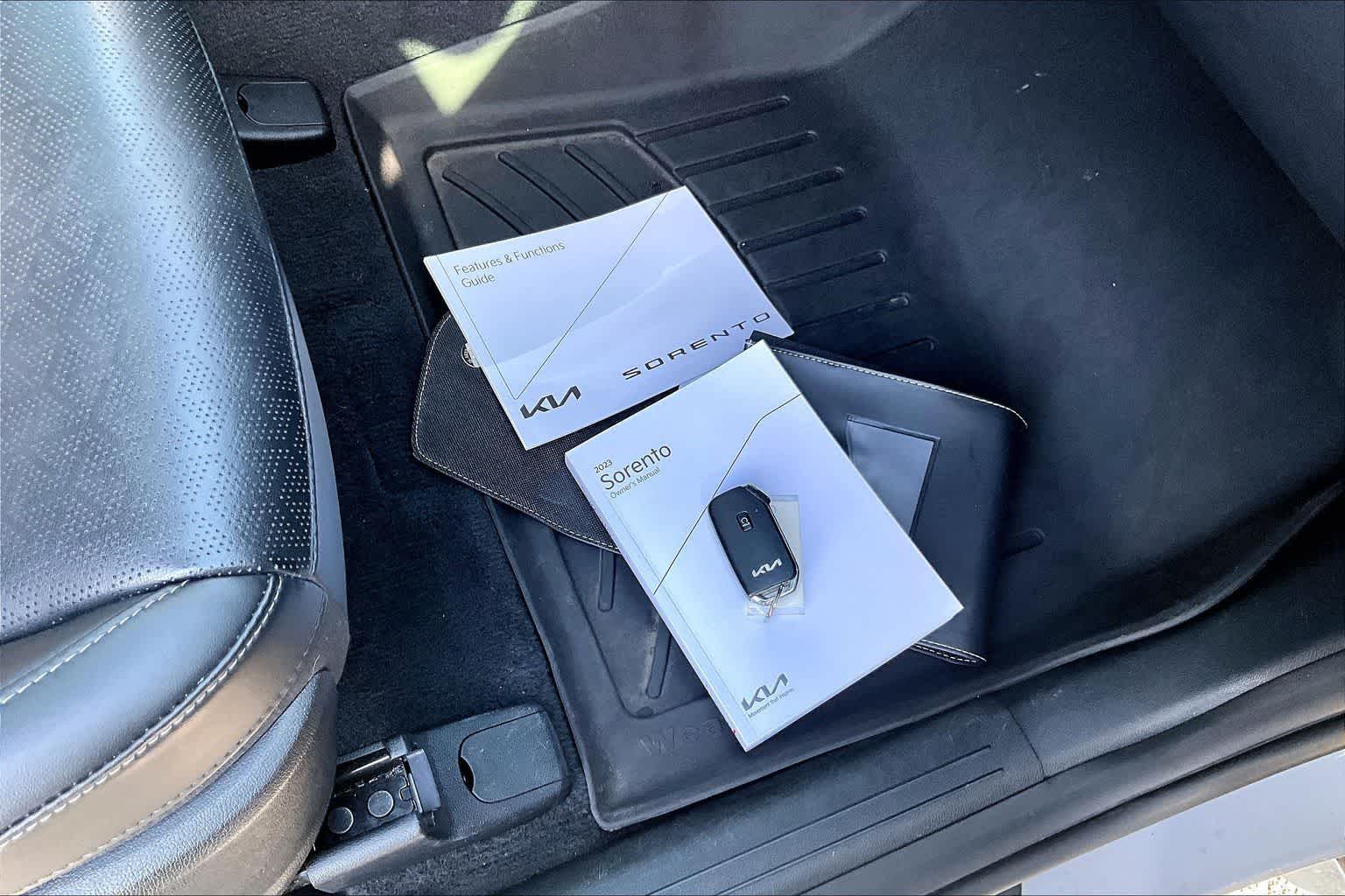 Thumbnail: 2023 Kia Sorento - 20