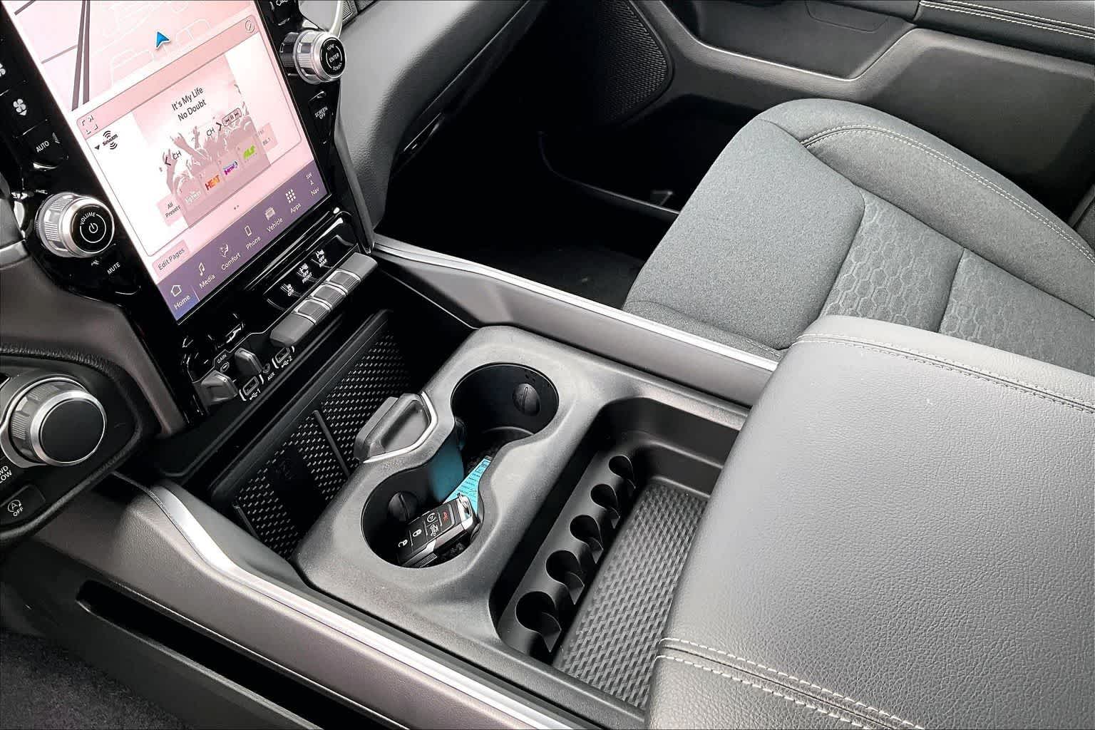 Thumbnail: 2026 RAM 1500 - 17