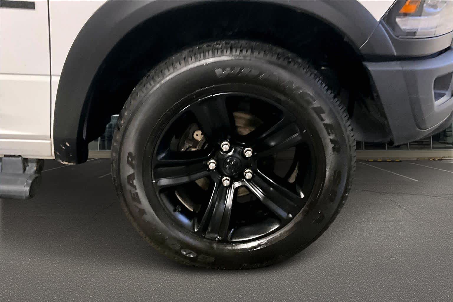 Thumbnail: 2020 RAM 1500 Classic - 34