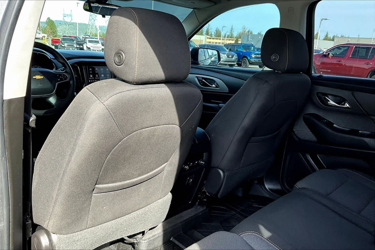 Thumbnail: 2020 Chevrolet Traverse - 12