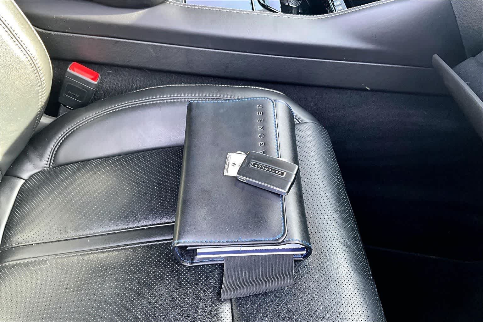 Thumbnail: 2022 Jeep Wagoneer - 19