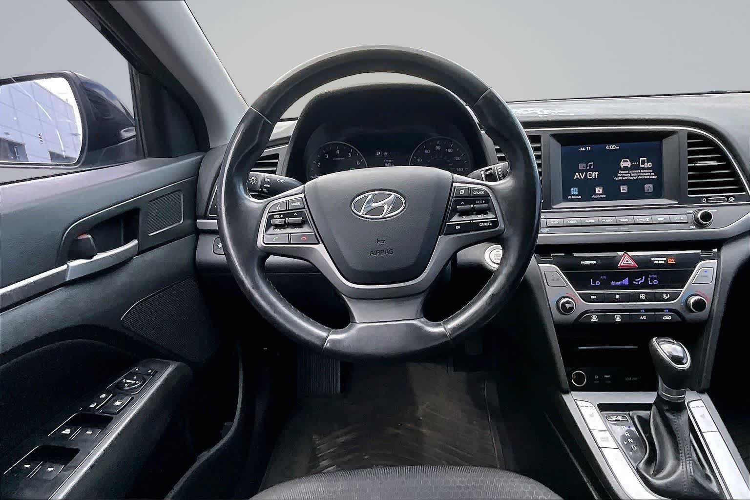 Thumbnail: 2017 Hyundai Elantra - 15