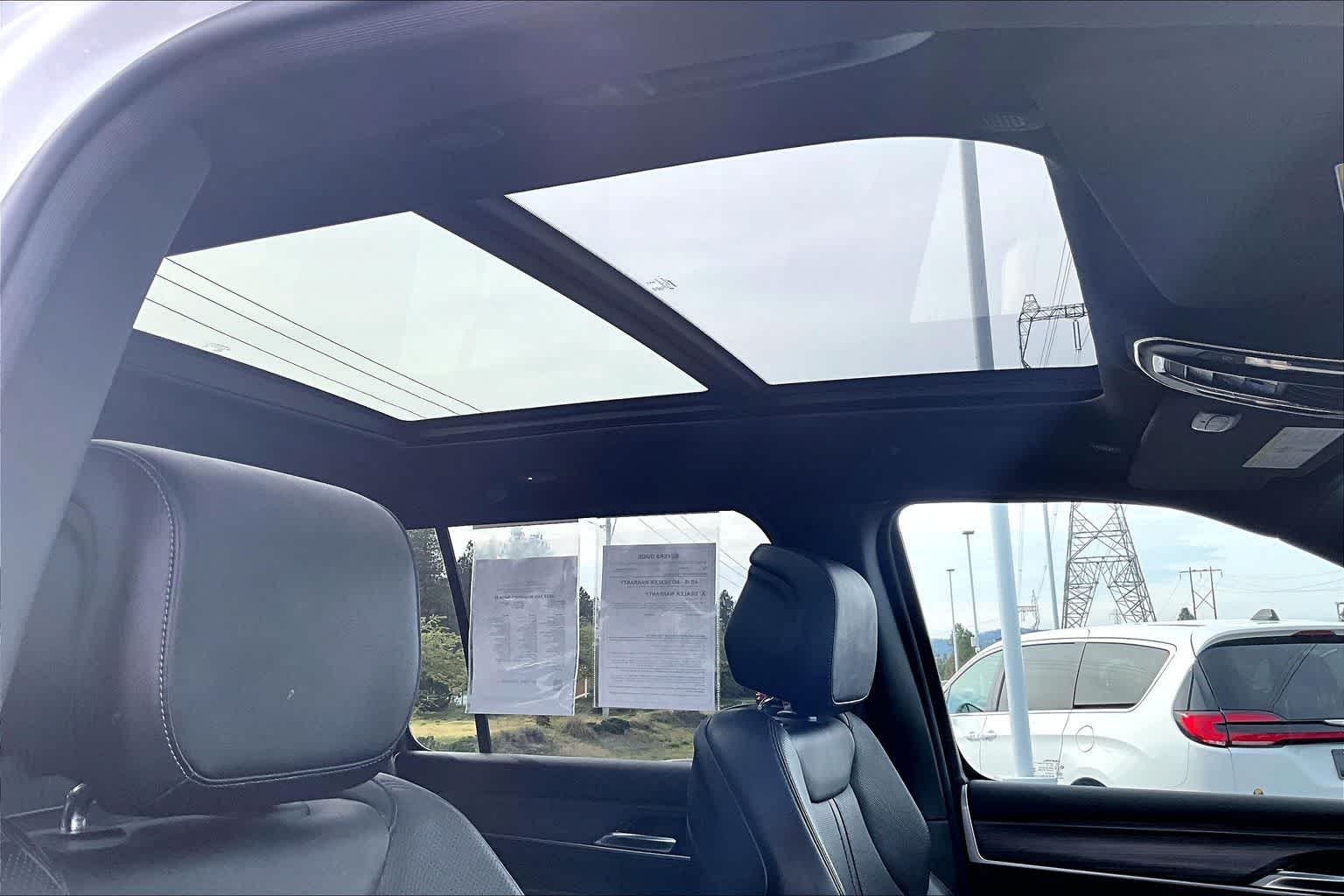 Thumbnail: 2023 Jeep Wagoneer - 30