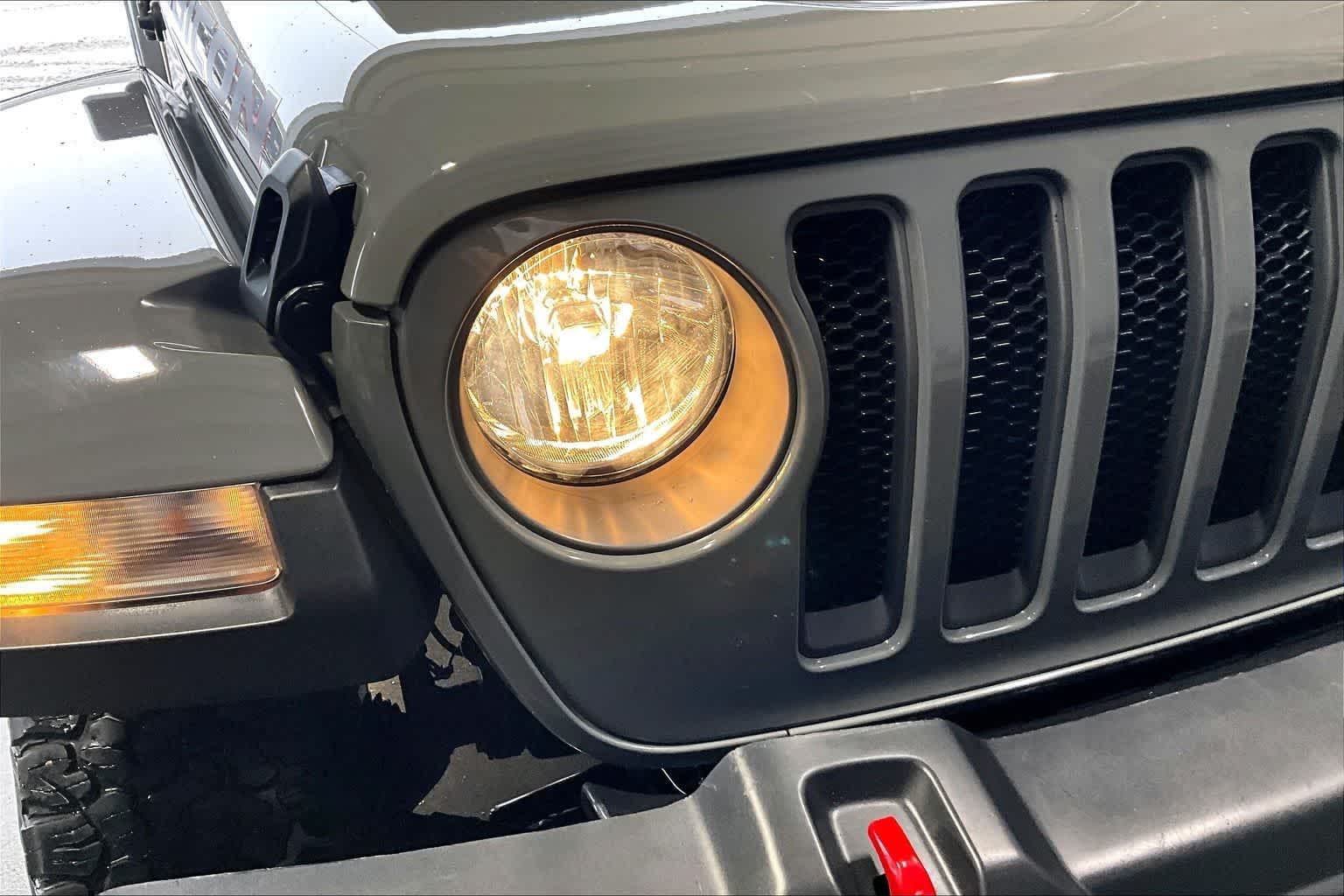 Thumbnail: 2023 Jeep Wrangler - 31