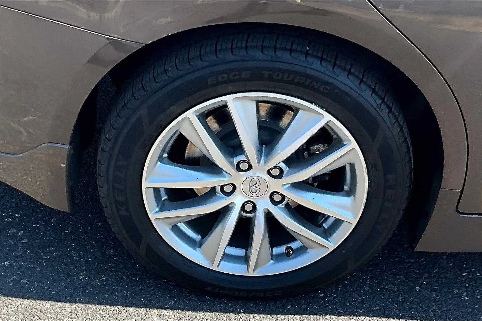 Thumbnail: 2015 INFINITI Q50 - 35