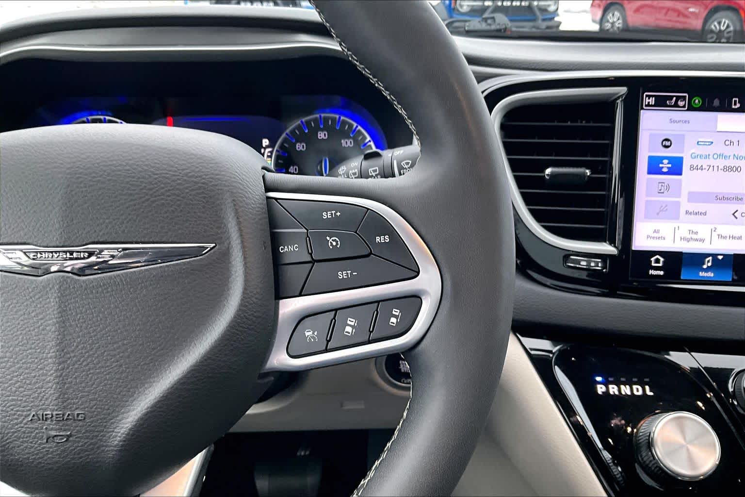 Thumbnail: 2024 Chrysler Pacifica - 26