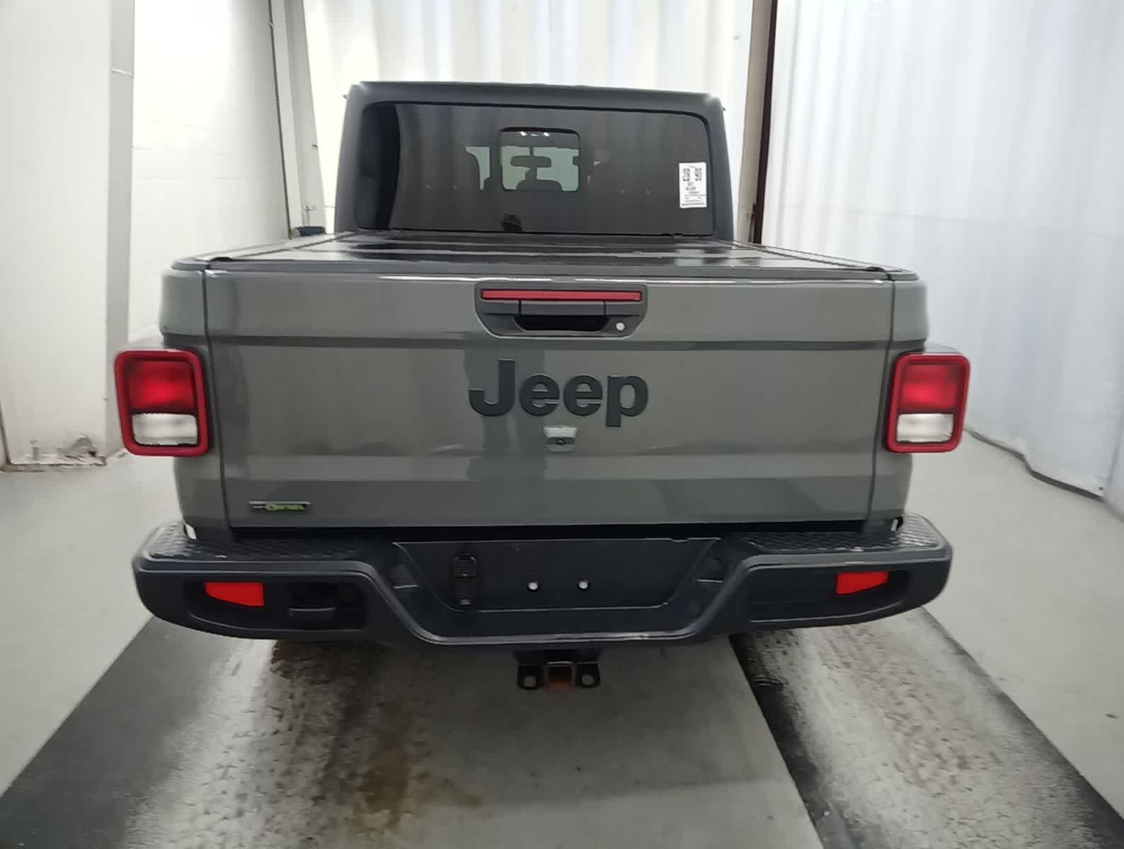 Thumbnail: 2021 Jeep Gladiator - 3