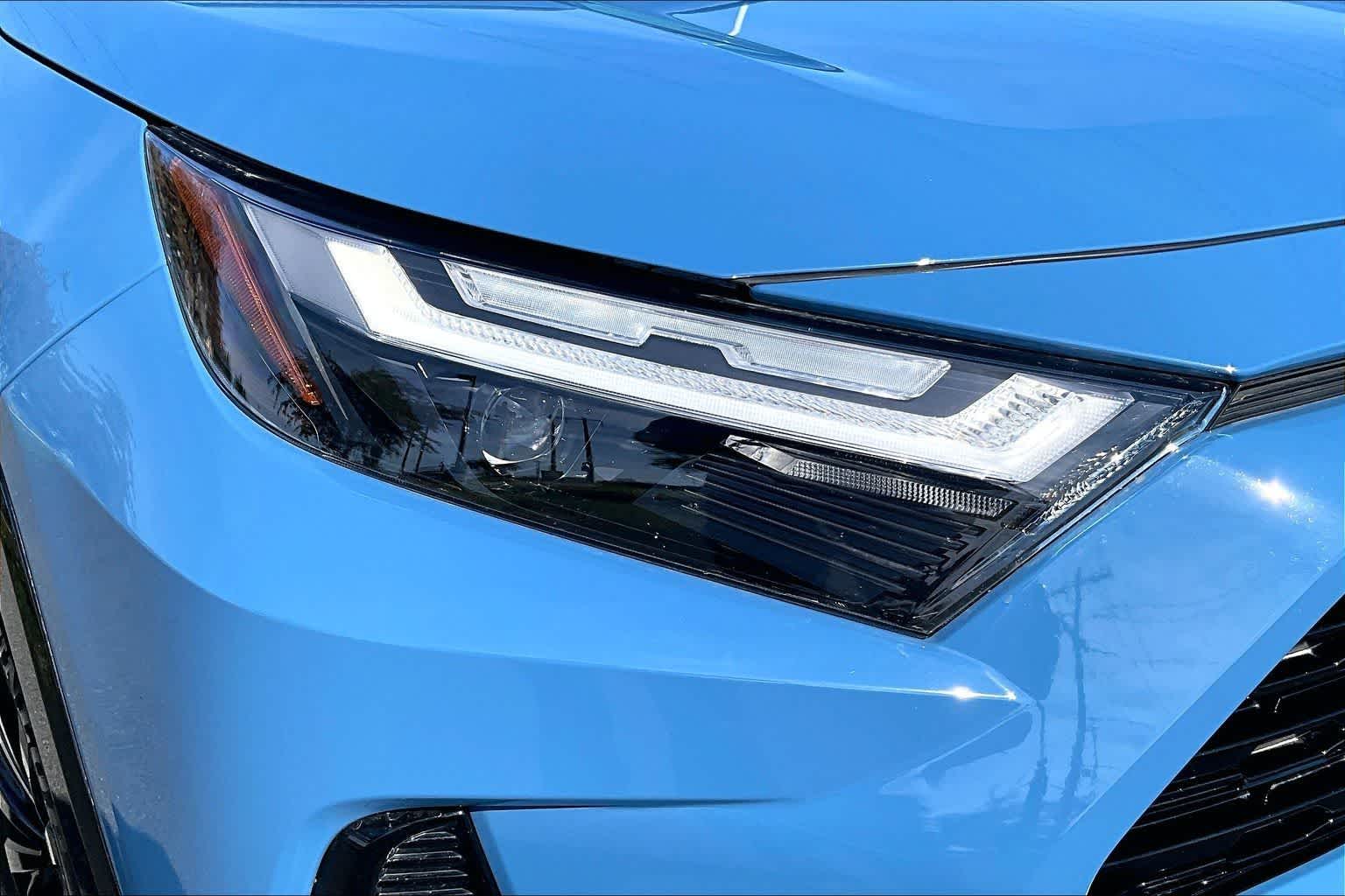 Thumbnail: 2025 Toyota RAV4 - 31