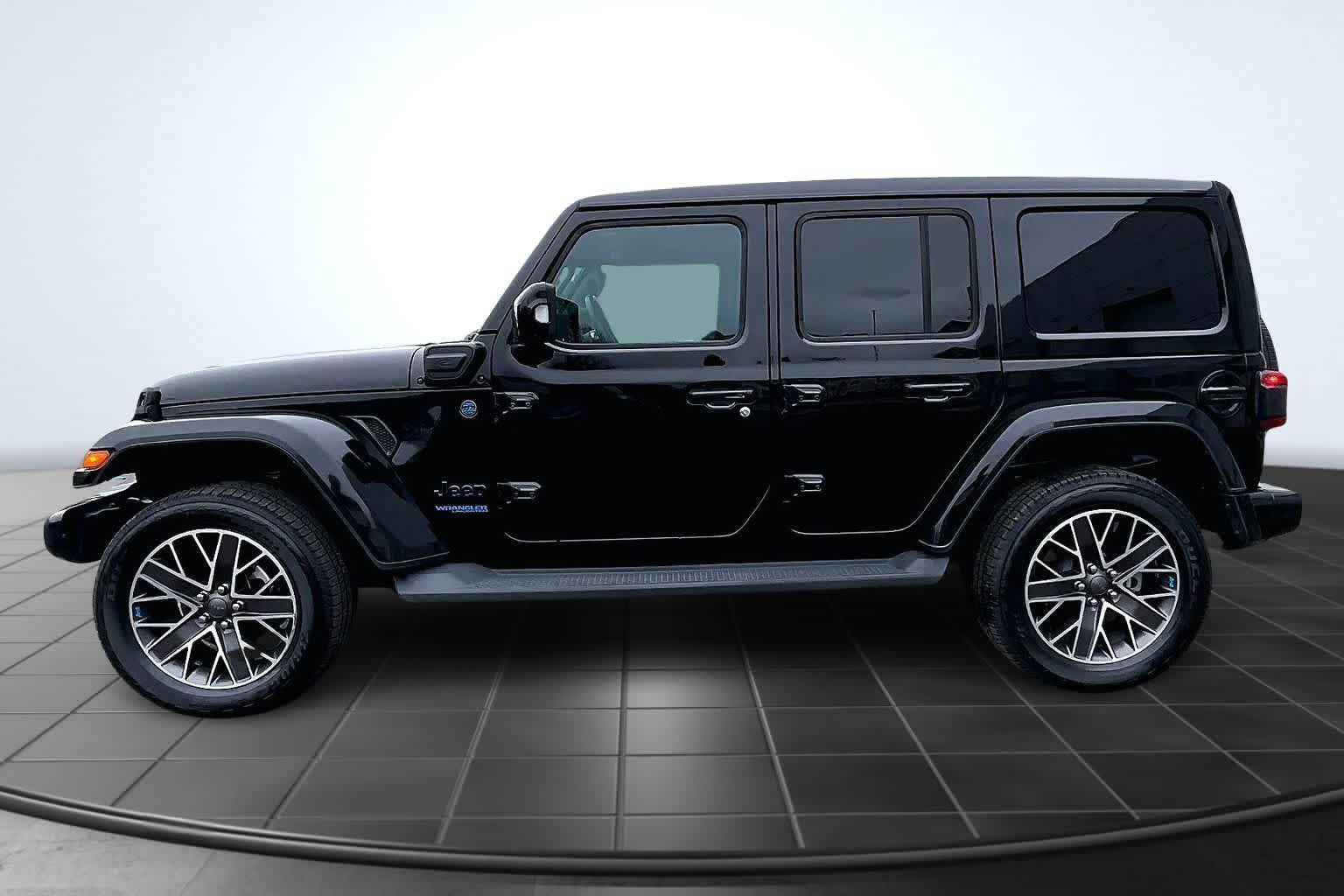 Thumbnail: 2022 Jeep Wrangler - 3