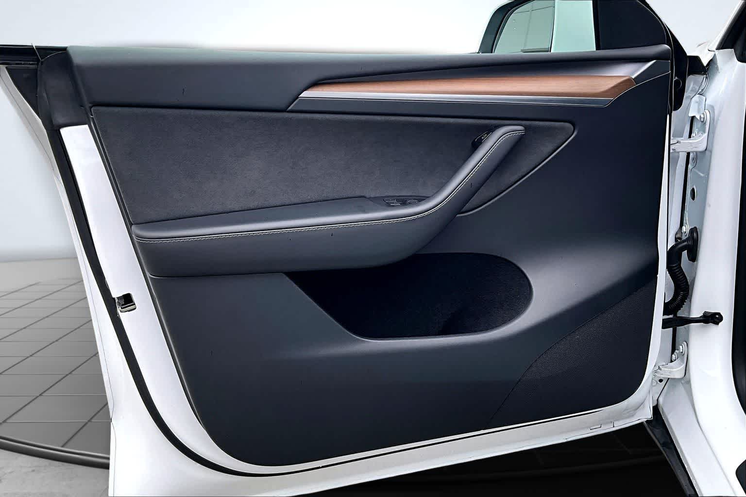 Thumbnail: 2023 Tesla Model Y - 28