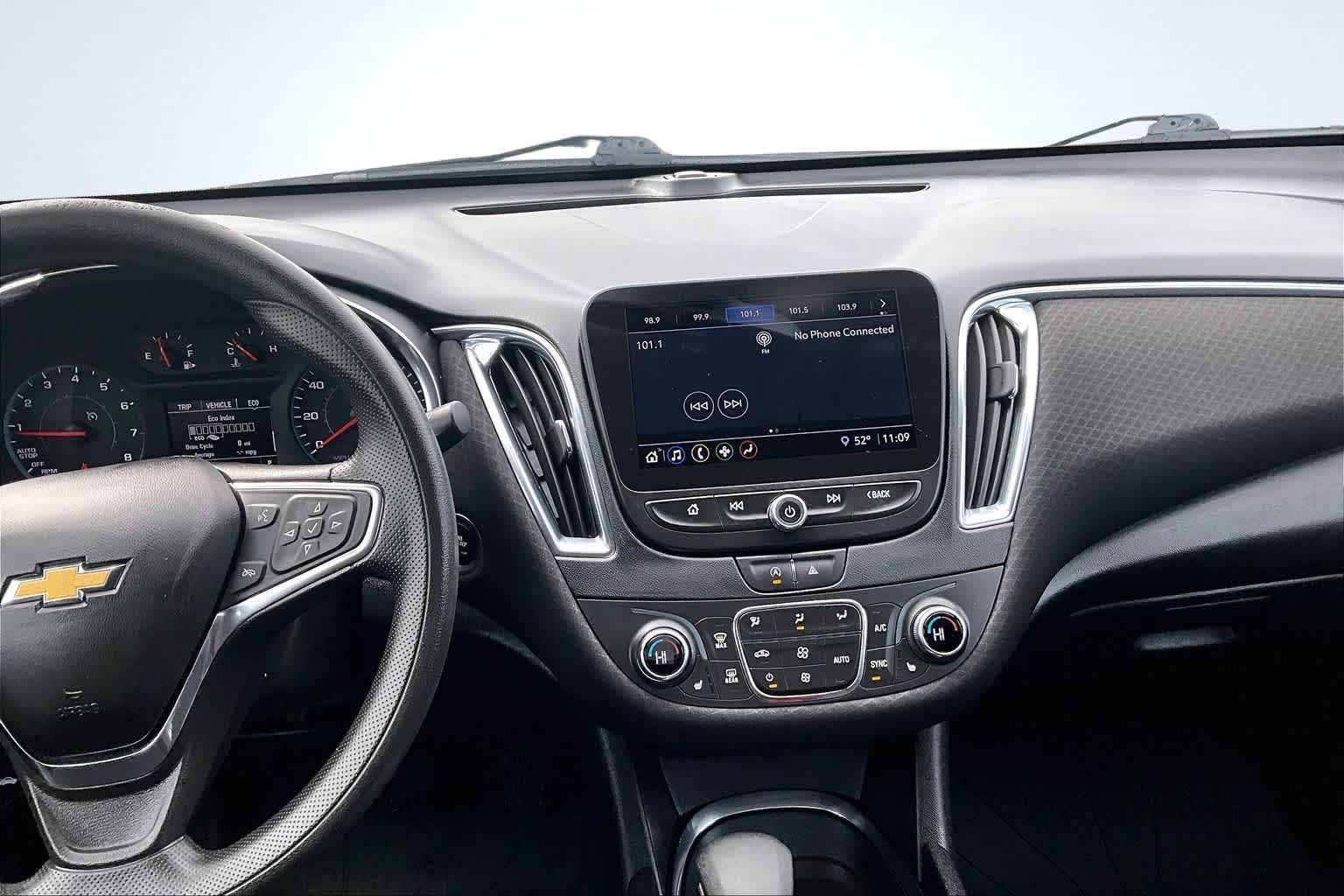 Thumbnail: 2021 Chevrolet Malibu - 16