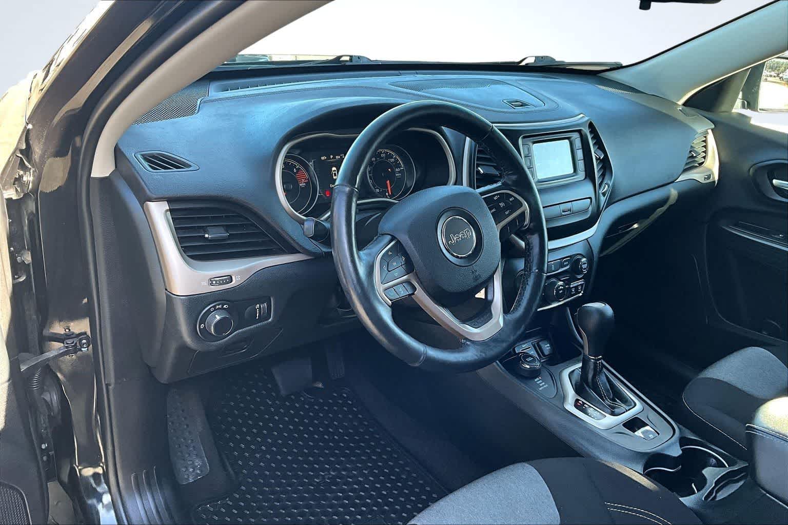 Thumbnail: 2016 Jeep Cherokee - 2