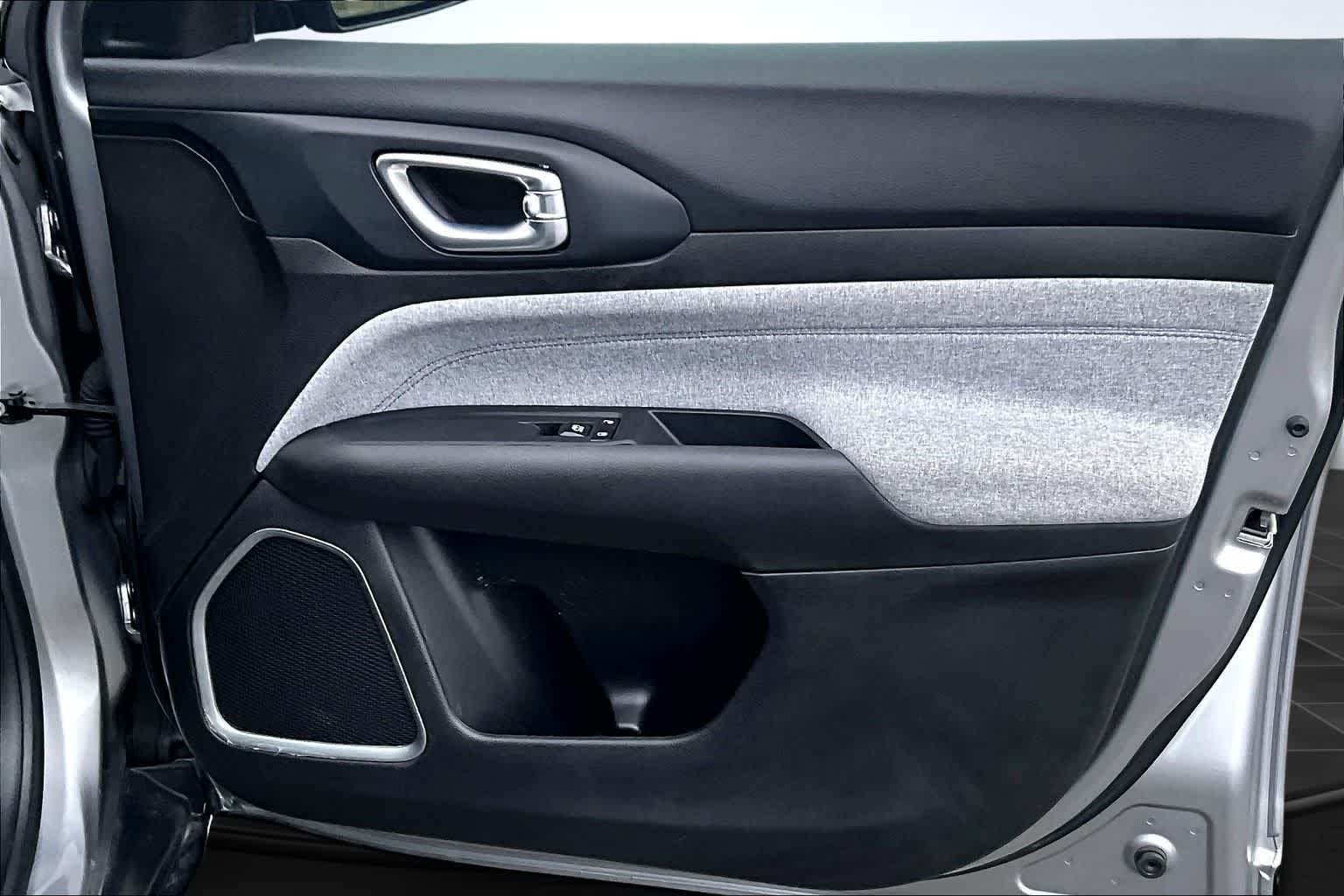 Thumbnail: 2024 Jeep Compass - 29