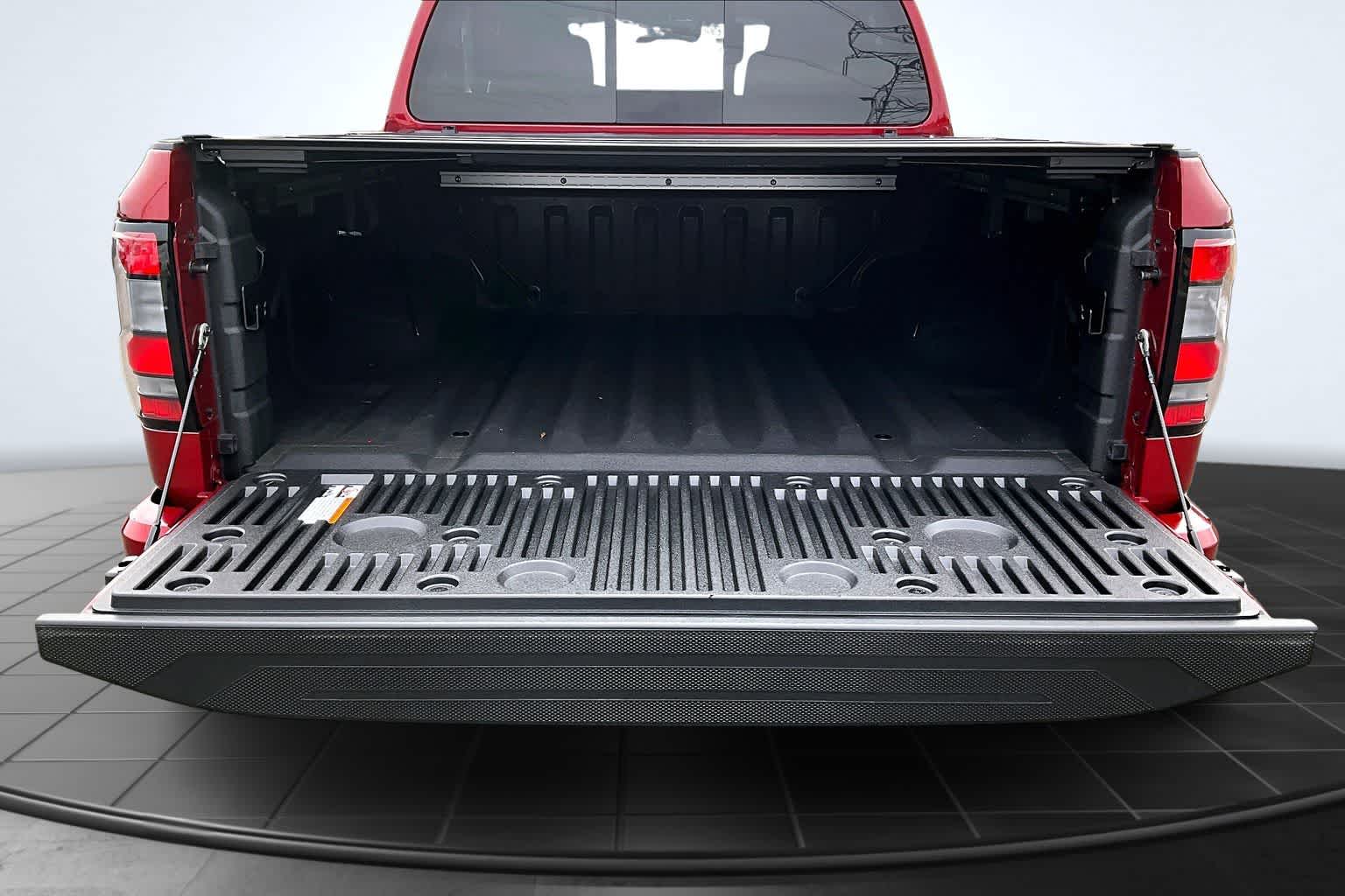 Thumbnail: 2024 Nissan Frontier - 19