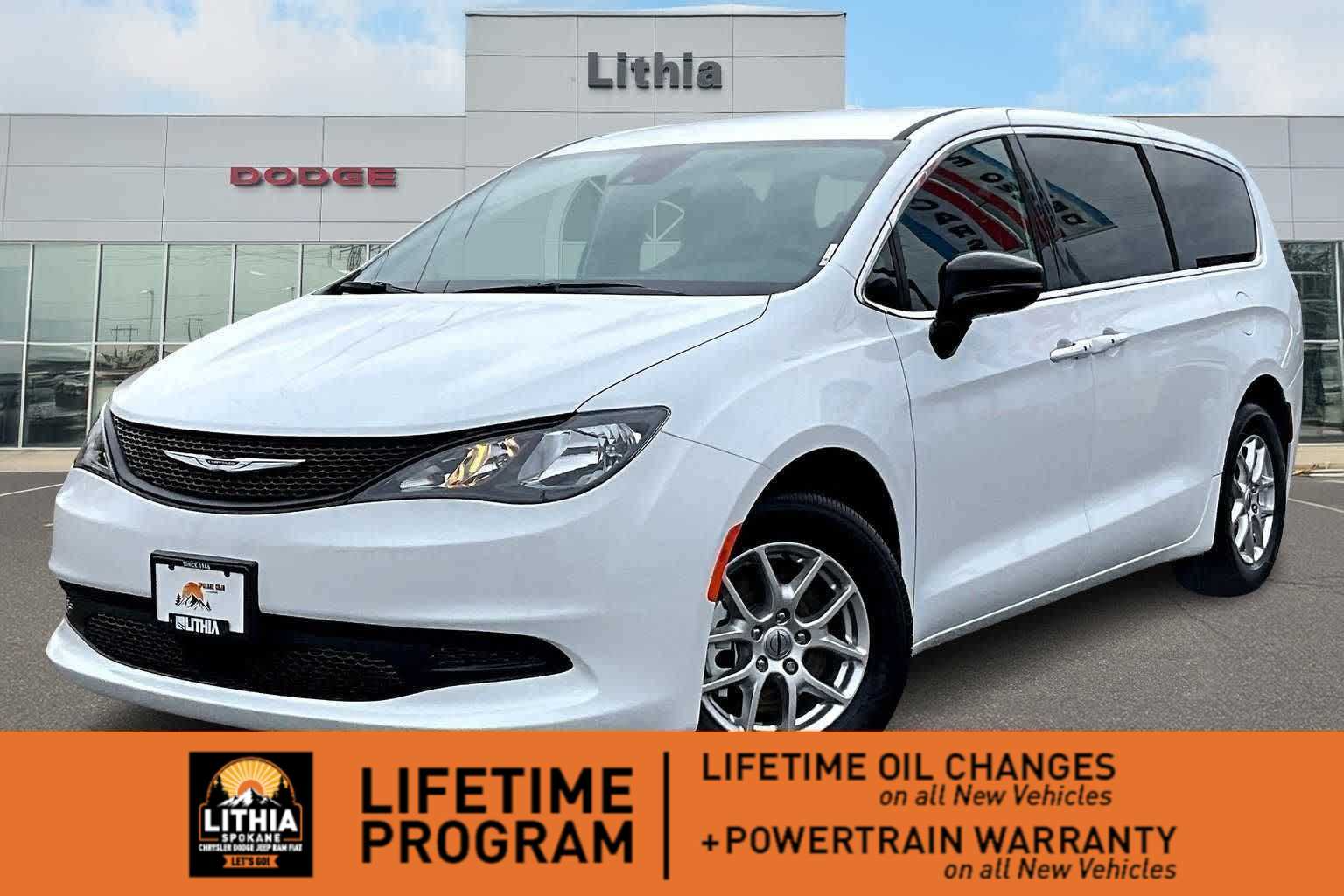 2025 Chrysler Voyager LX's photo