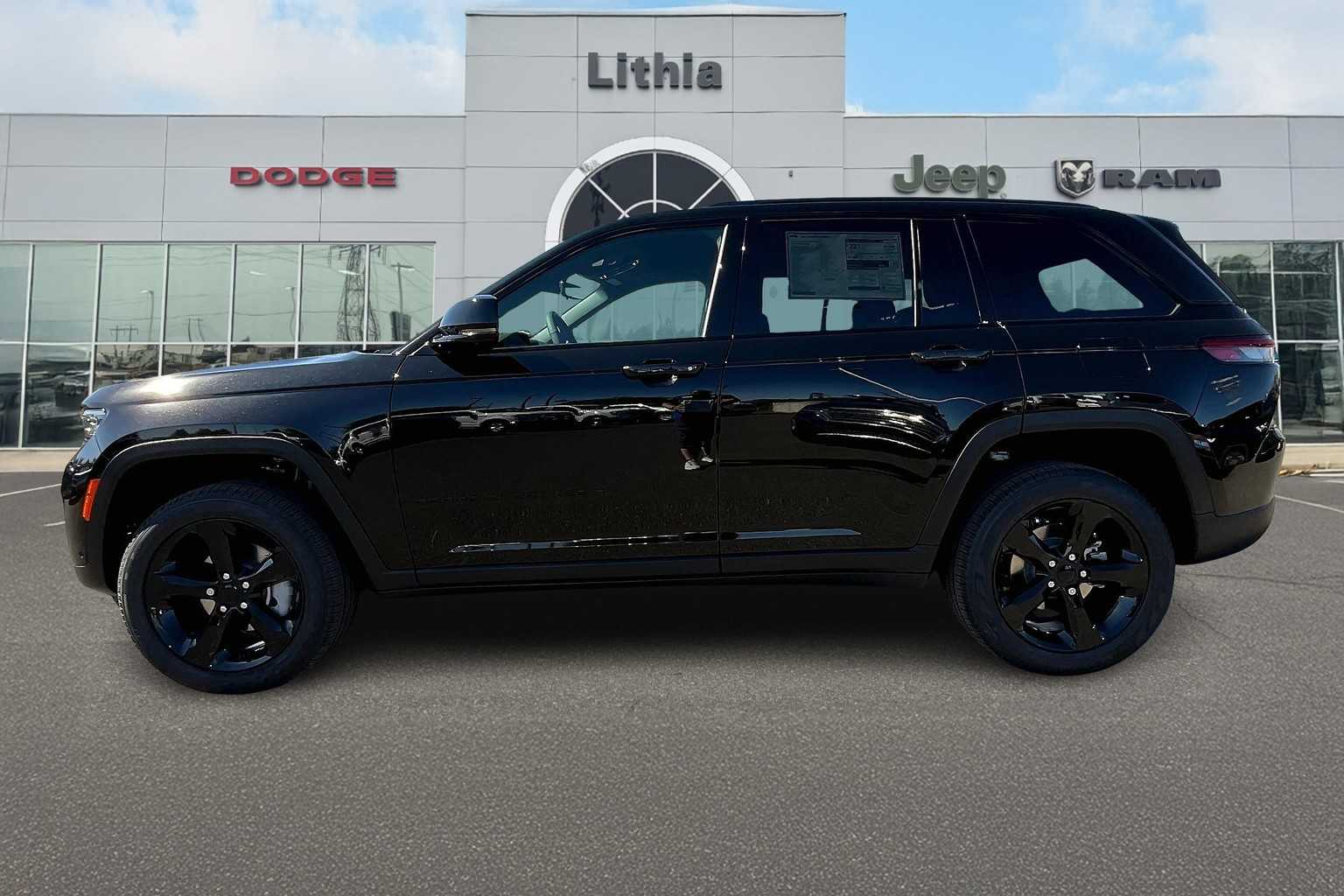 Thumbnail: 2025 Jeep Grand Cherokee - 3