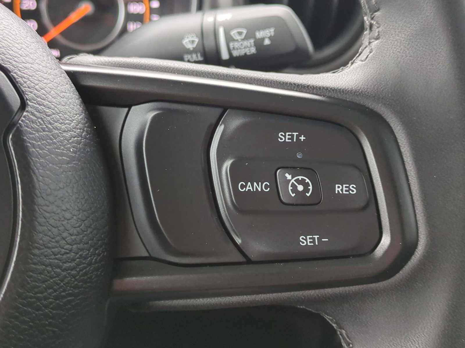 Thumbnail: 2023 Jeep Gladiator - 25