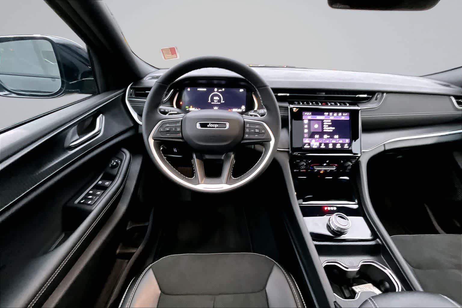 Thumbnail: 2025 Jeep Grand Cherokee L - 15