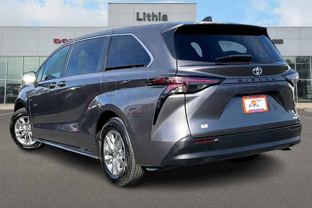 Used 2024 Toyota Sienna LE Van