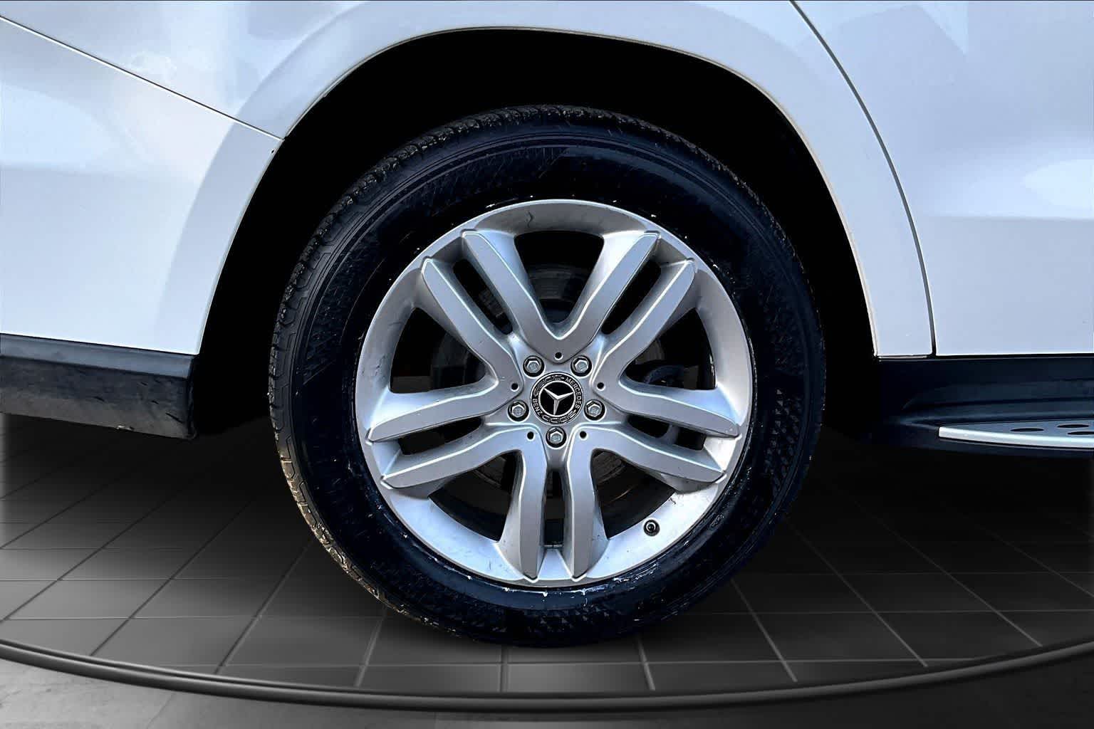 Thumbnail: 2019 Mercedes-Benz GLS - 35