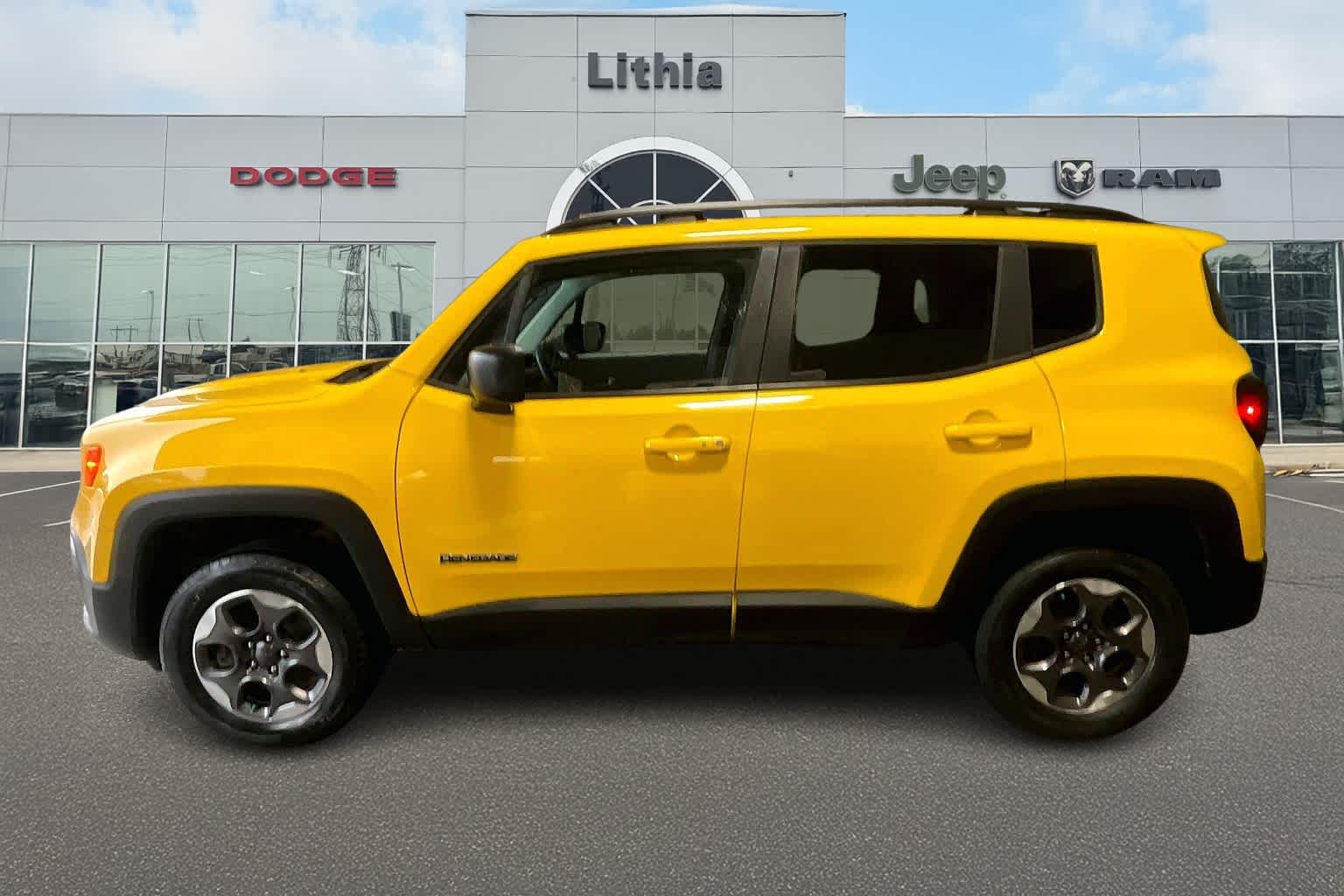 Thumbnail: 2018 Jeep Renegade - 3