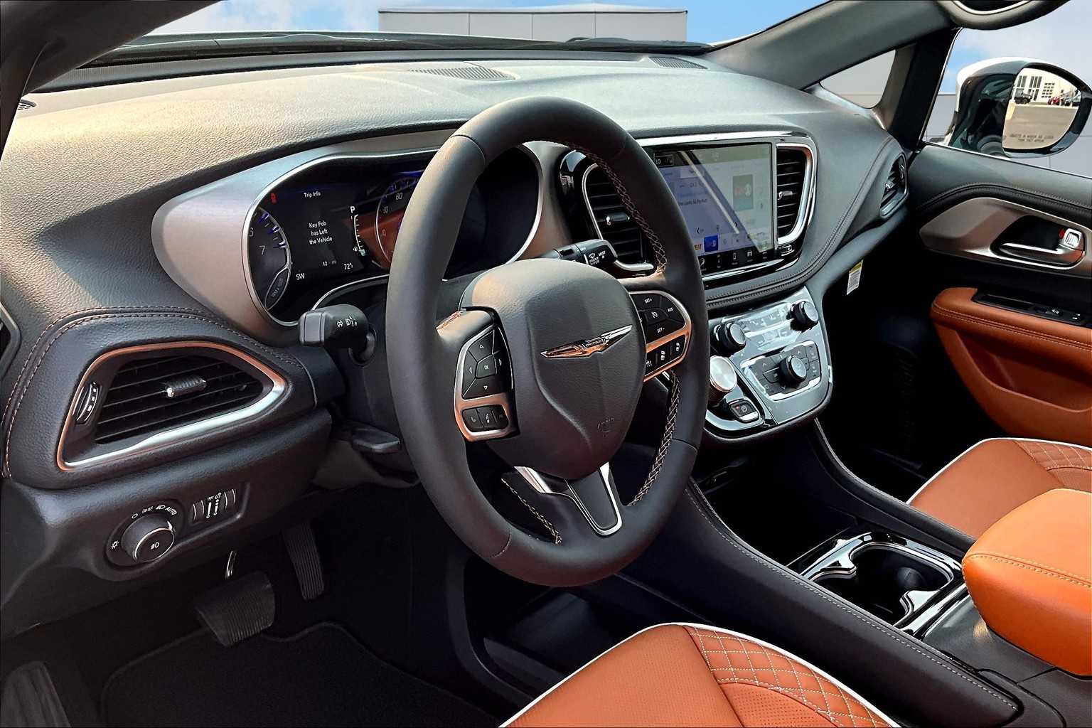 Thumbnail: 2026 Chrysler Pacifica - 2