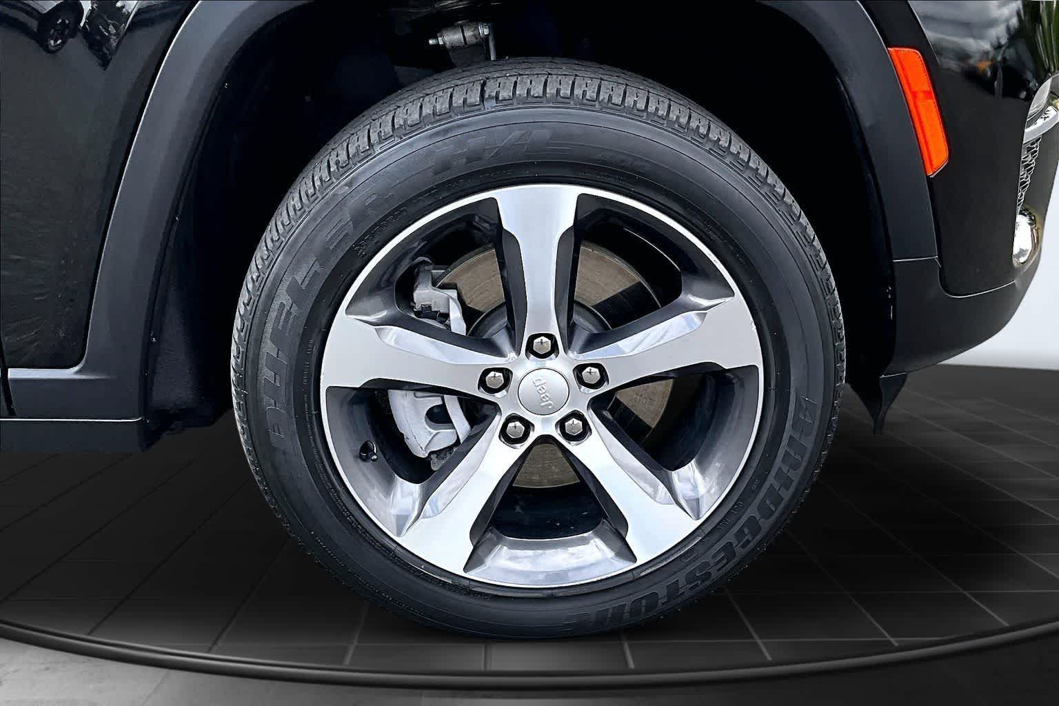 Thumbnail: 2022 Jeep Grand Cherokee - 34