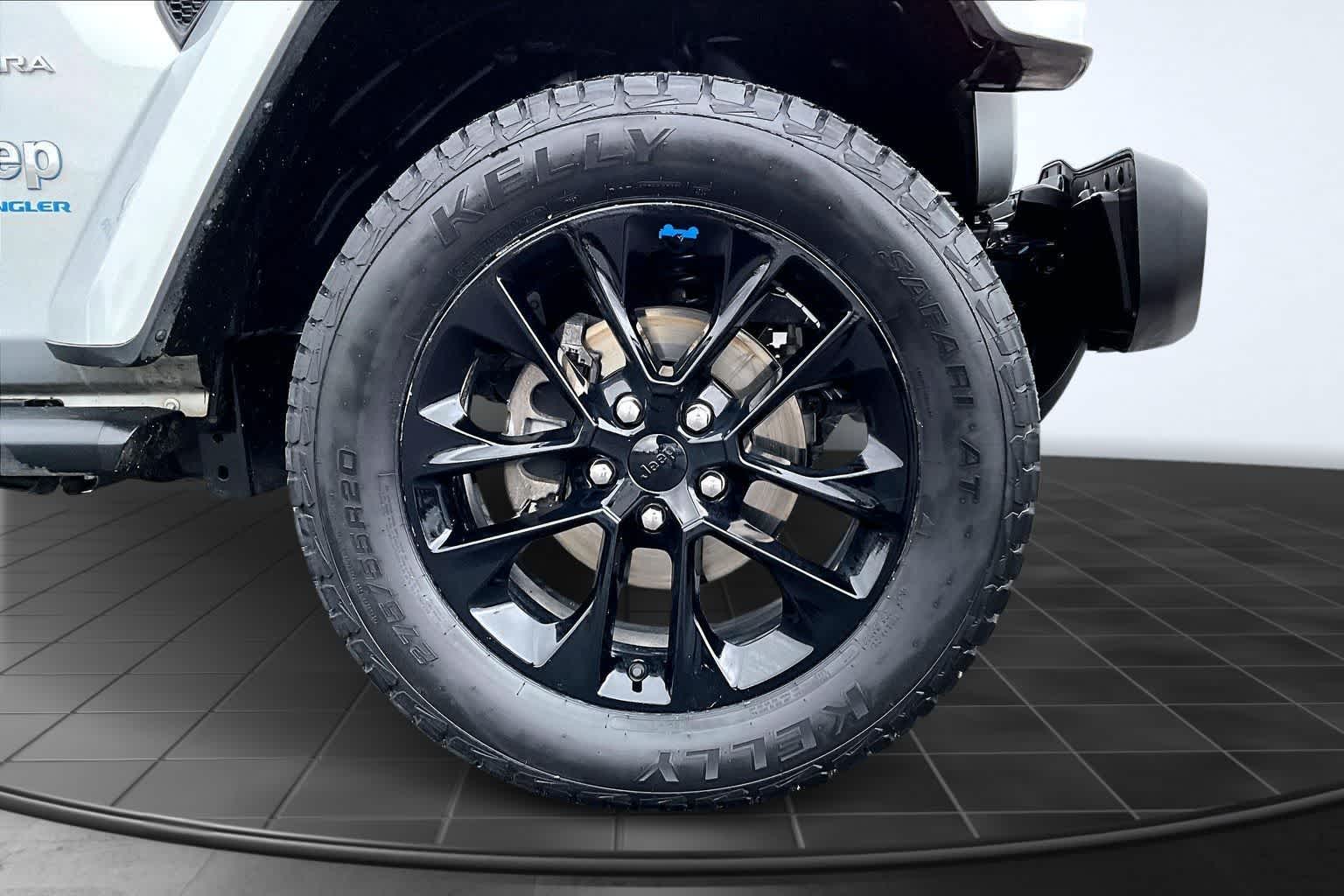 Thumbnail: 2023 Jeep Wrangler - 34