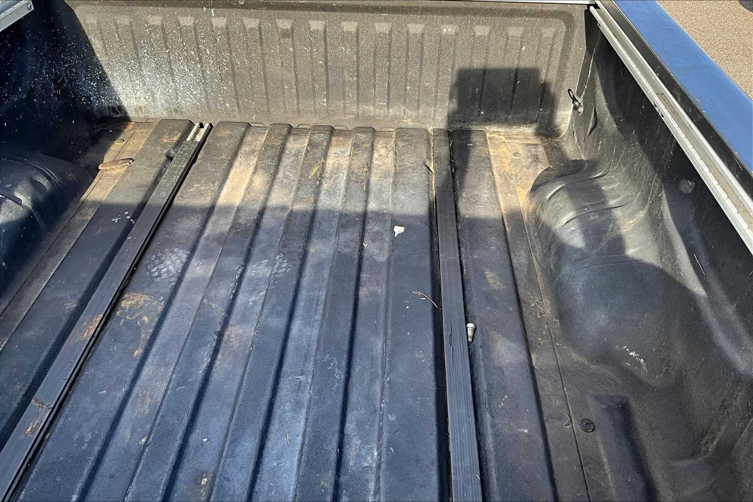 Thumbnail: 2014 Nissan Titan - 19