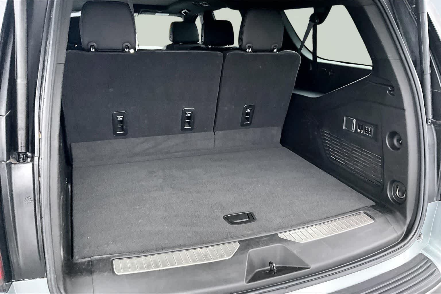 Thumbnail: 2023 Chevrolet Suburban - 19