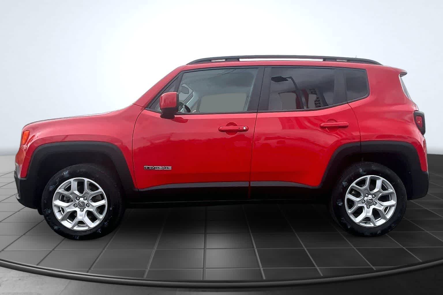 Thumbnail: 2018 Jeep Renegade - 3