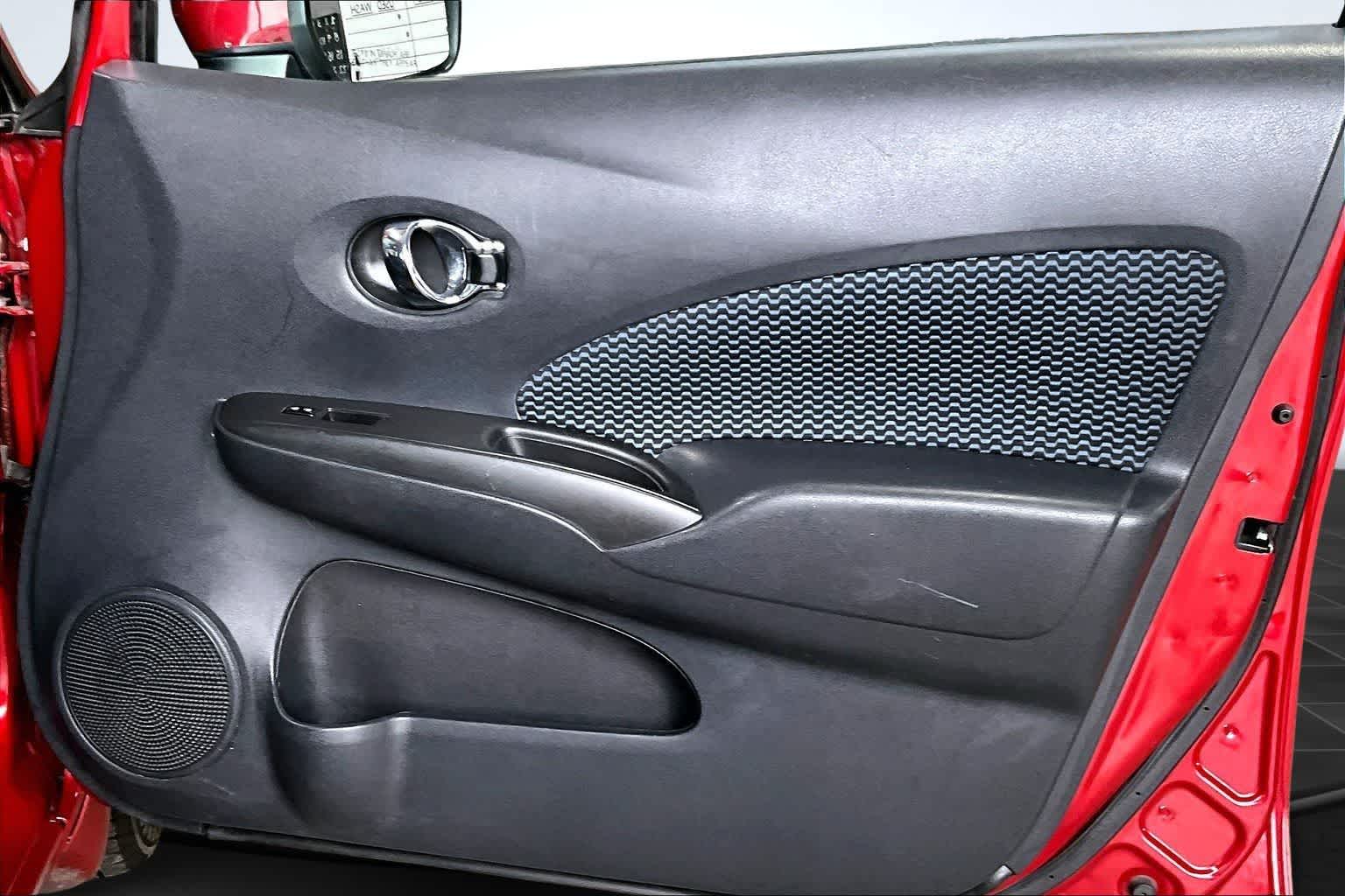 Thumbnail: 2015 Nissan Versa Note - 29