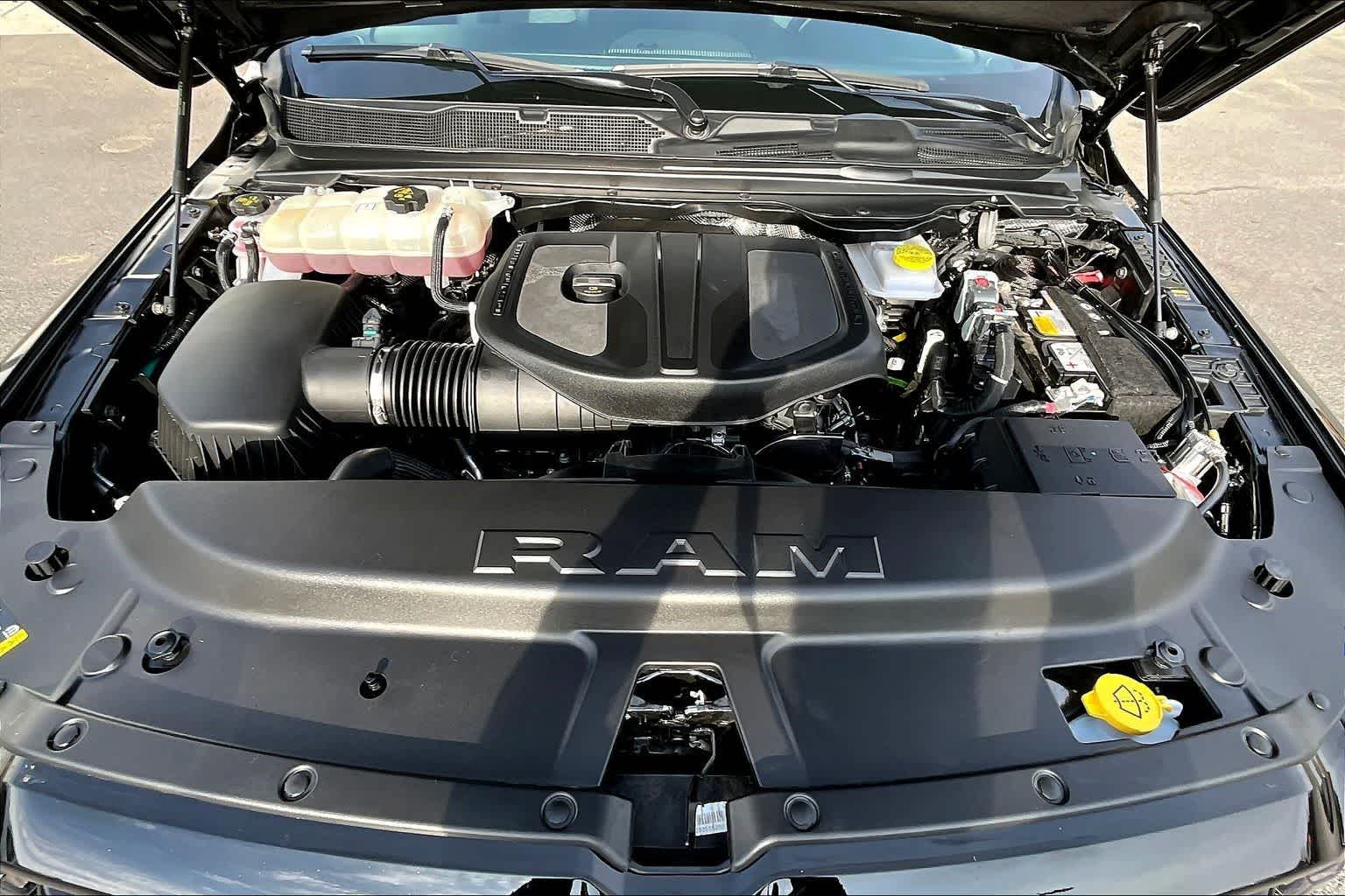 Thumbnail: 2025 RAM 1500 - 9