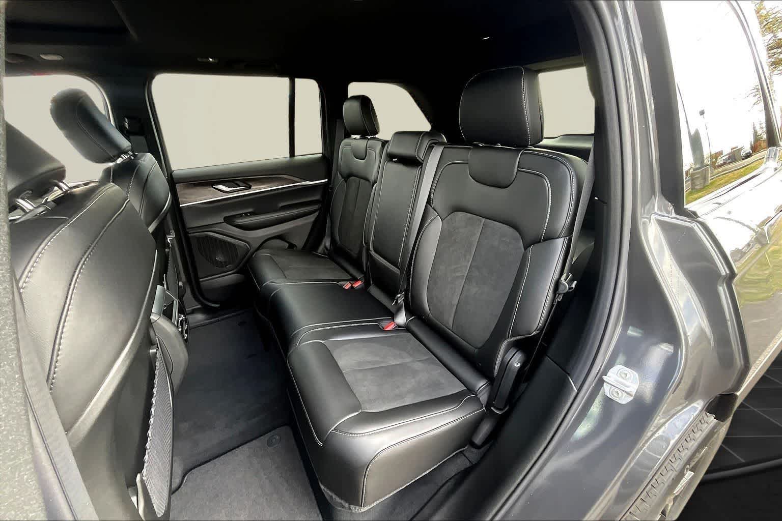 Thumbnail: 2026 Jeep Grand Cherokee - 13