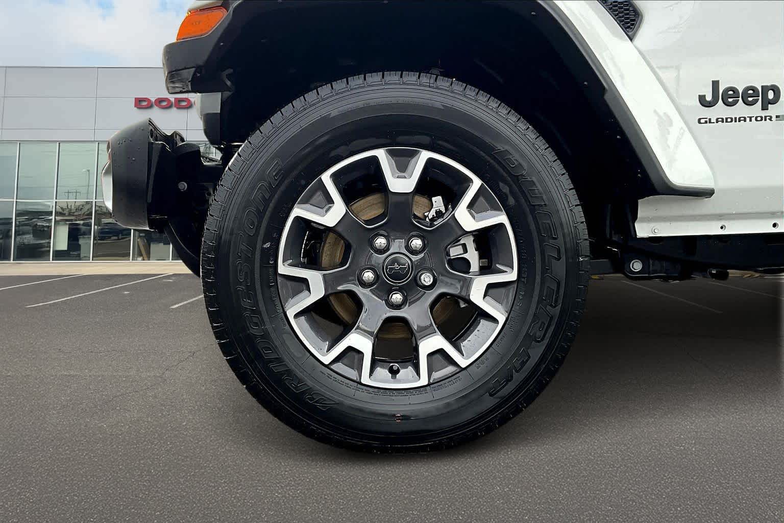 Thumbnail: 2025 Jeep Gladiator - 8