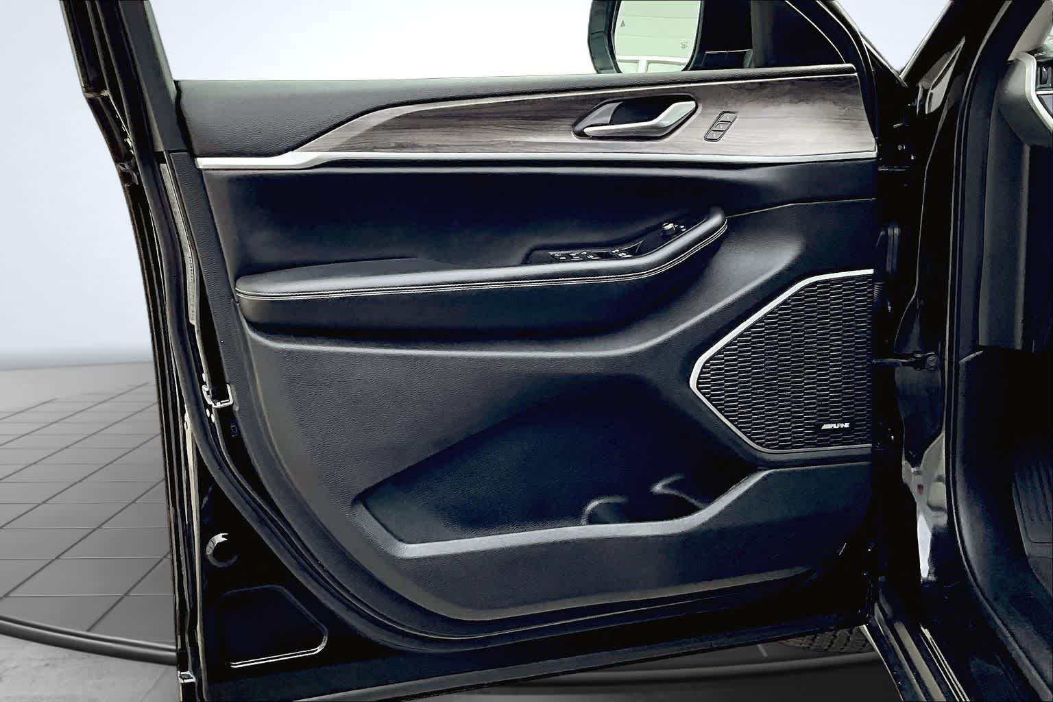 Thumbnail: 2022 Jeep Grand Cherokee - 27