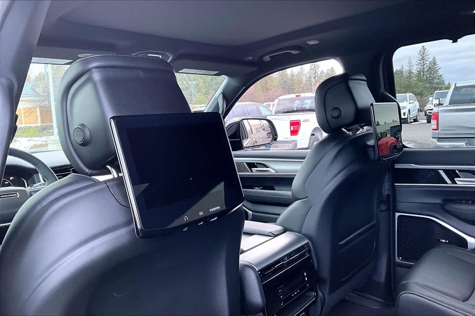 Thumbnail: 2026 Jeep Grand Wagoneer - 12