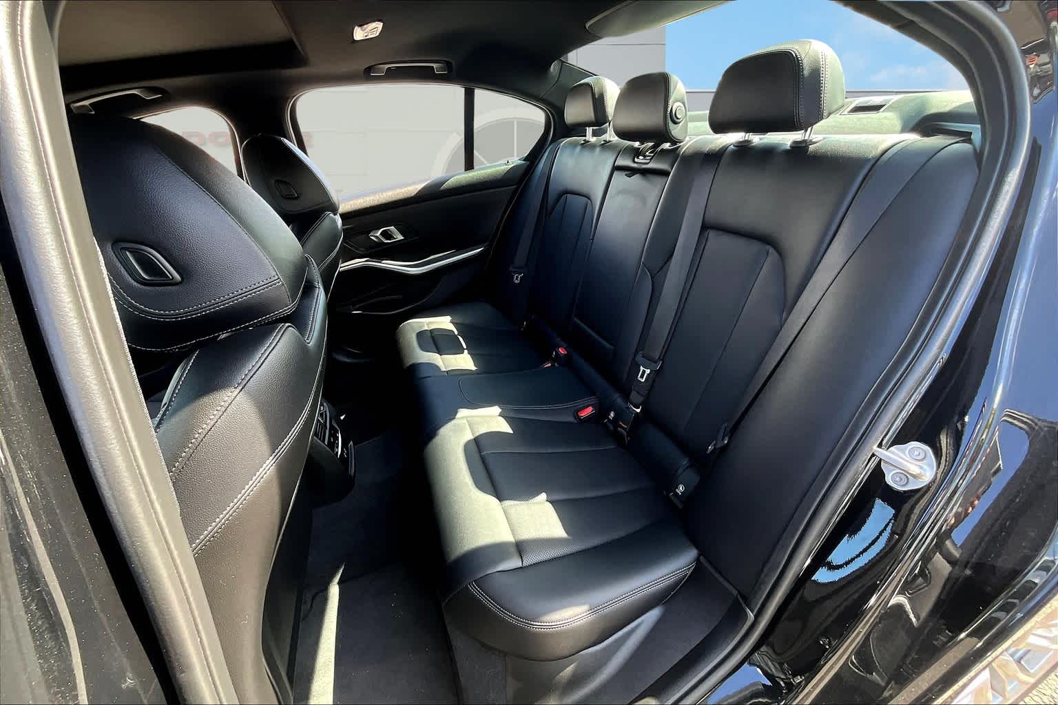 Thumbnail: 2024 BMW 3 Series - 11