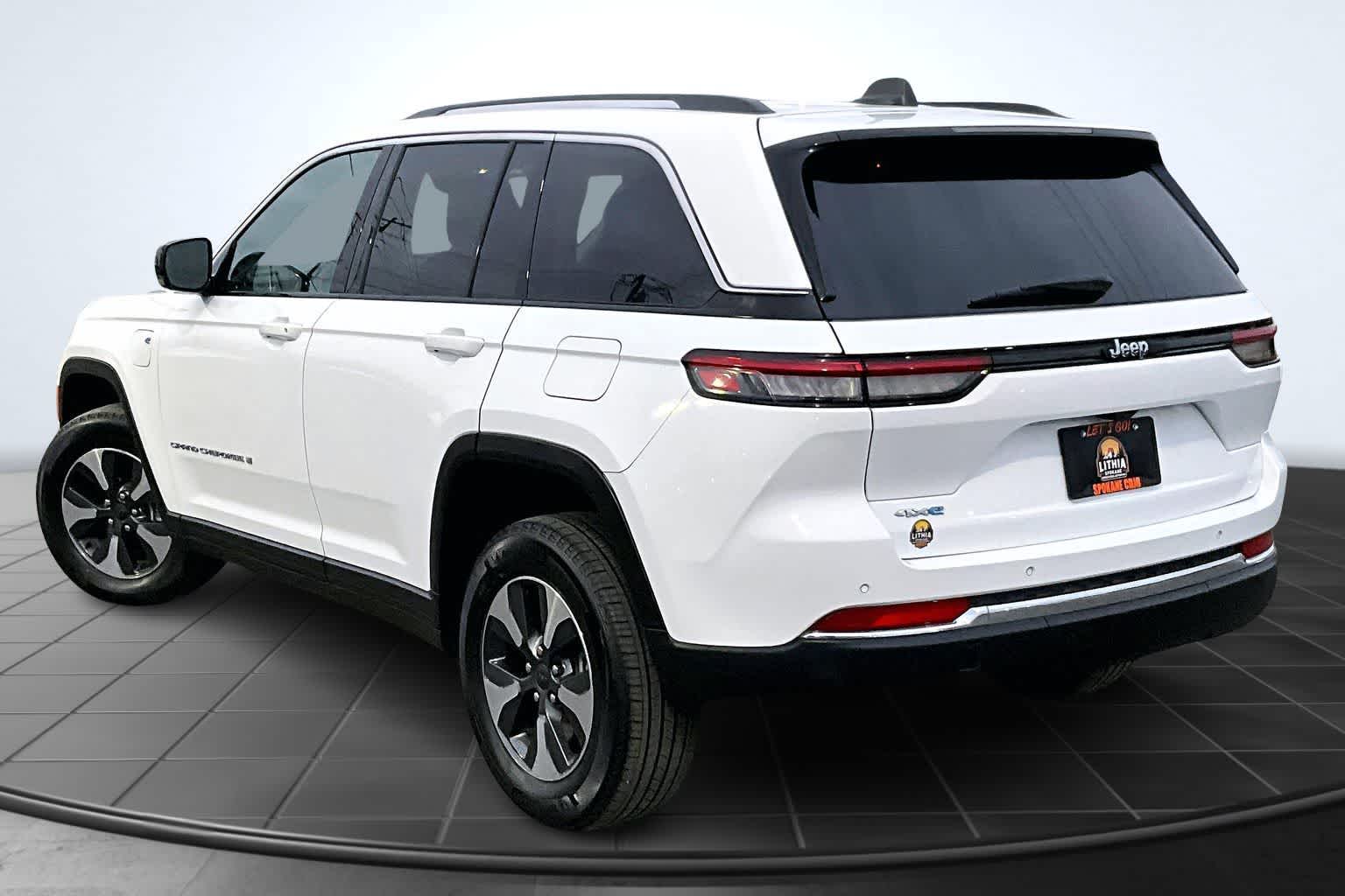 Thumbnail: 2022 Jeep Grand Cherokee - 4