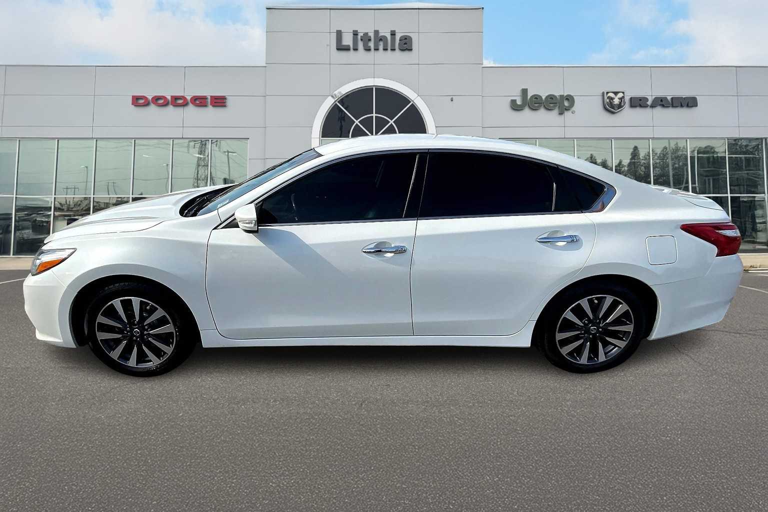 2017 Nissan Altima 2.5 SL photo 3