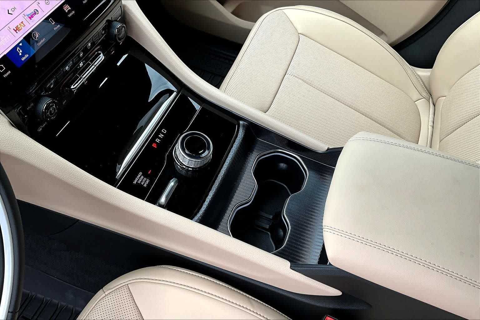 Thumbnail: 2025 Jeep Grand Cherokee L - 18