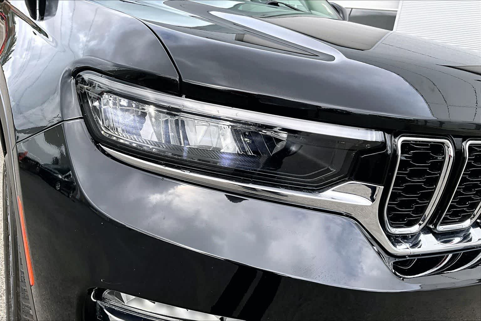 Thumbnail: 2022 Jeep Grand Cherokee - 30