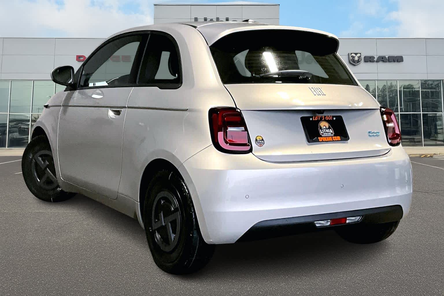 Thumbnail: 2025 Fiat 500e - 4