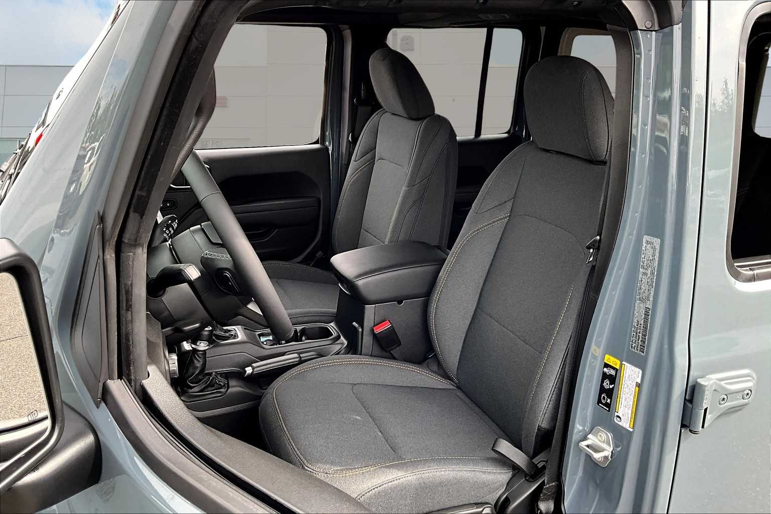 Thumbnail: 2025 Jeep Wrangler - 11