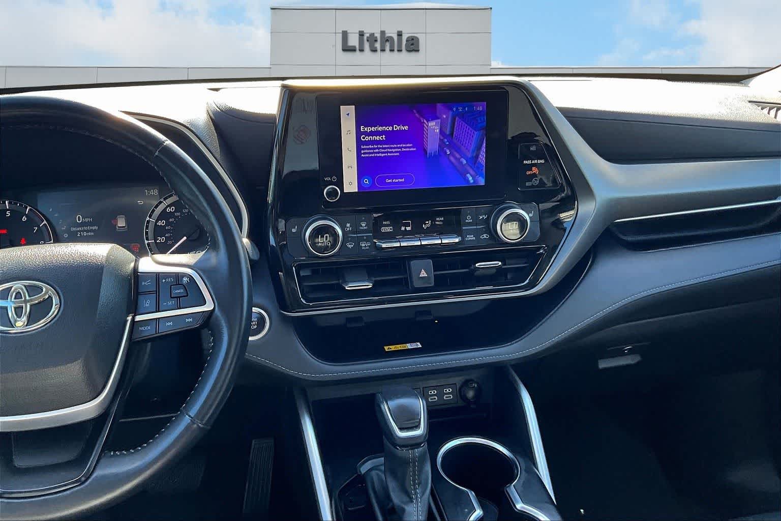 Thumbnail: 2024 Toyota Highlander - 16