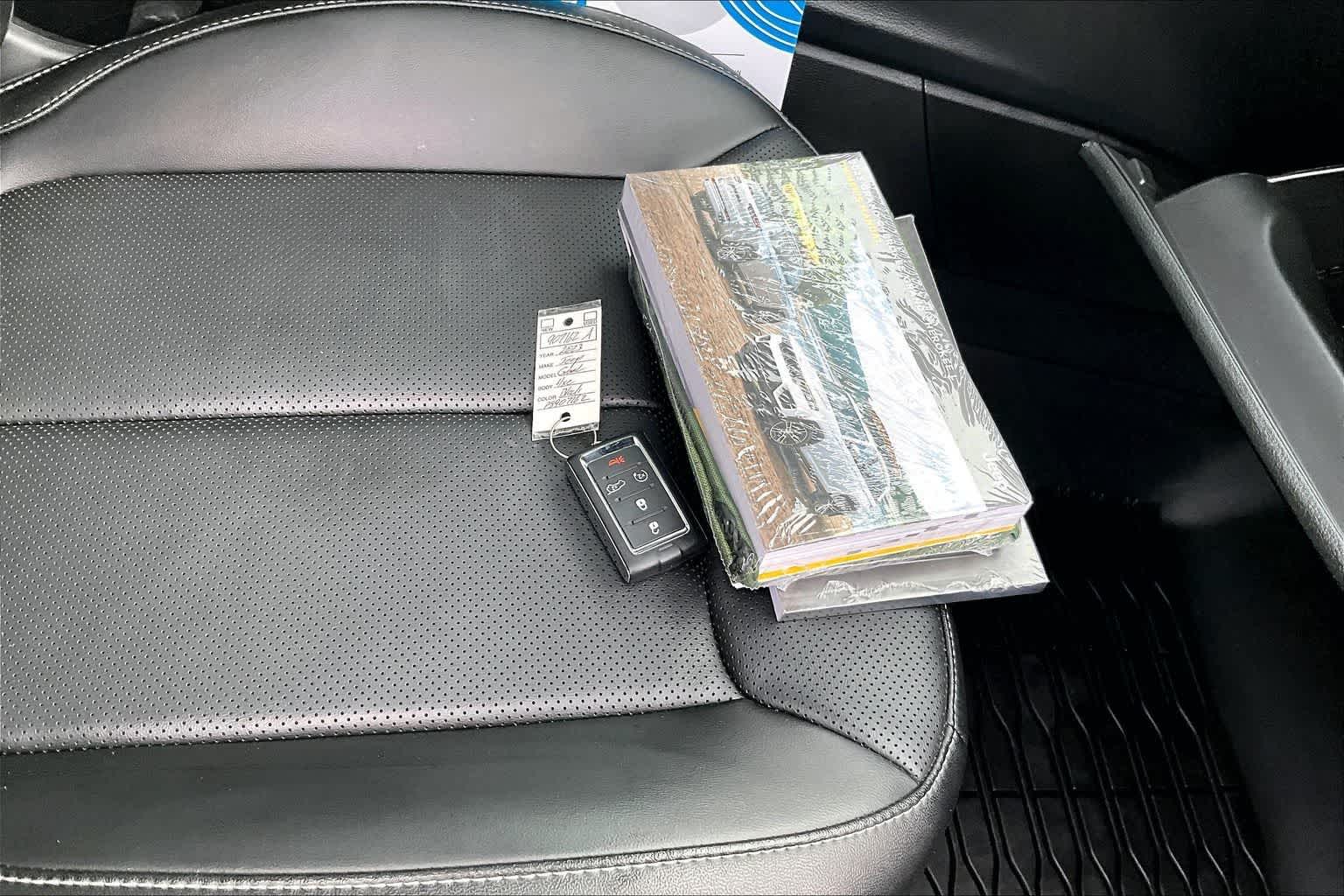 Thumbnail: 2023 Jeep Grand Cherokee - 20