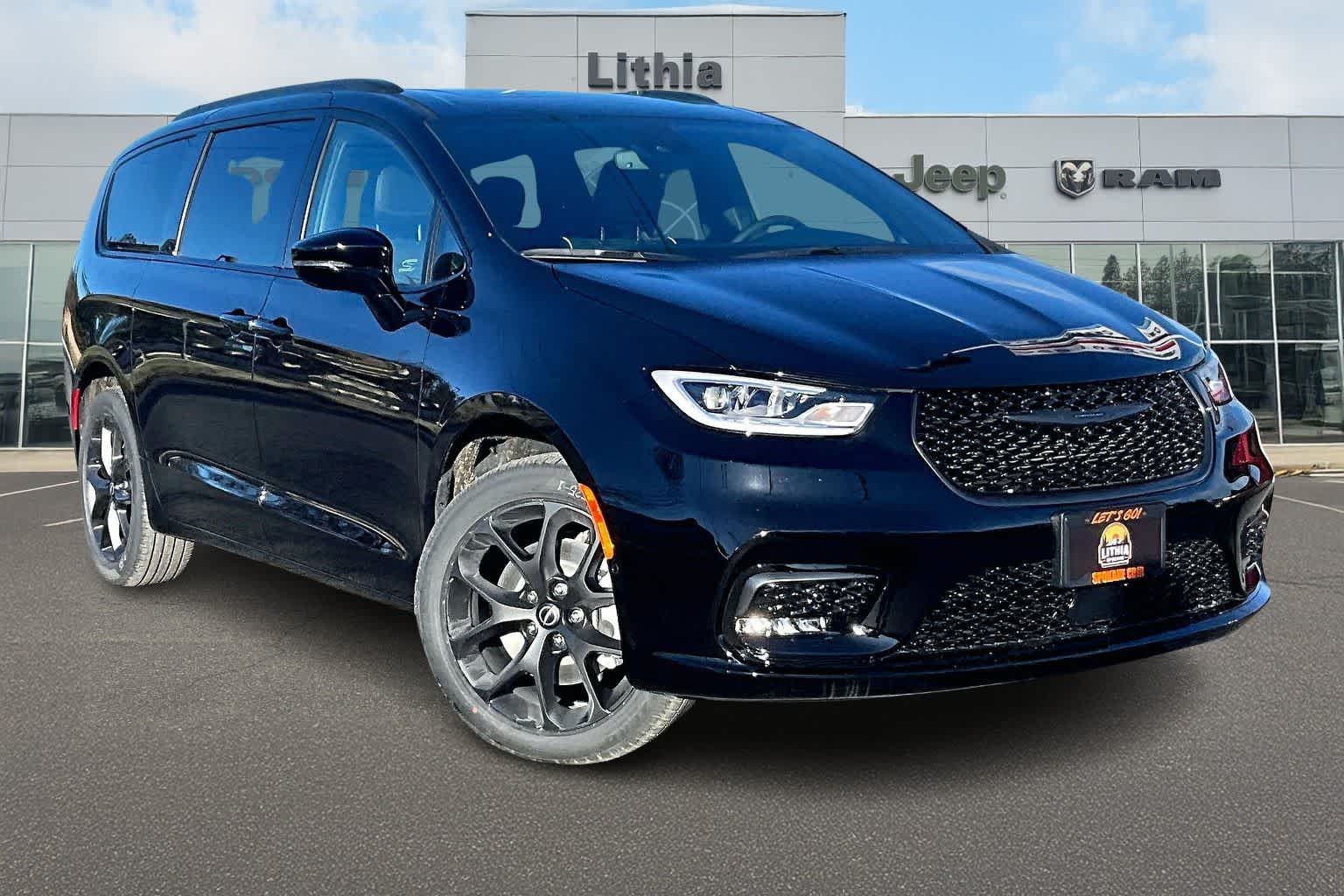 Thumbnail: 2026 Chrysler Pacifica - 22